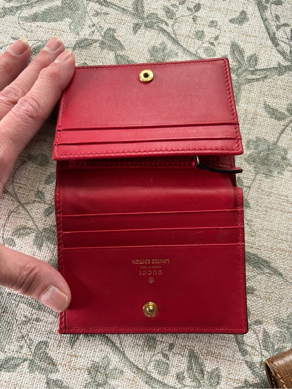 EUC Gucci Limited Edition GG Supreme Heart Snake Wallet.